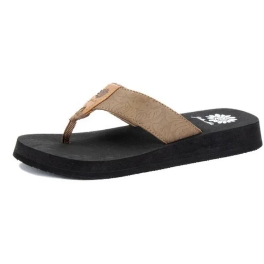 Yellow Box Kynlee Womens Sz 6.5 M Taupe Black Tooled Thong Platform Sandals - Picture 11 of 11